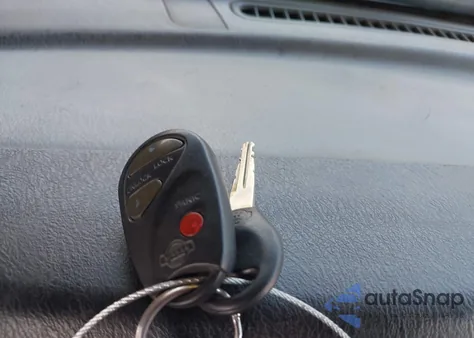 2001 Nissan Xterra Xe-V6 from USA, damaged, VIN 5N1ED28T81C592358